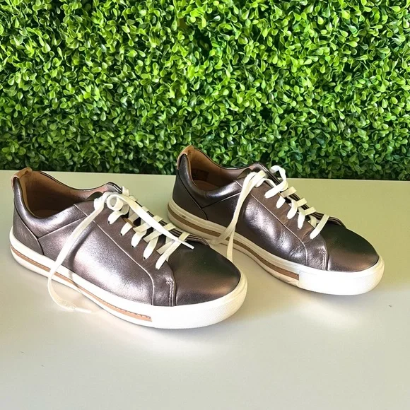 Clarks Metallic Brown Sneakers - Picture 1 of 5